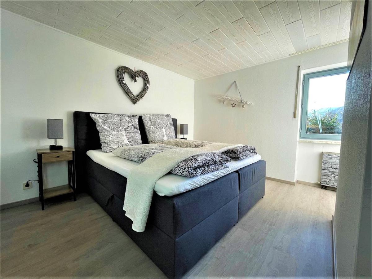 Traumhafter Moselblick, Garten & Lounge, Boxspringbett, Top Lage Apartment Bullay Exterior photo